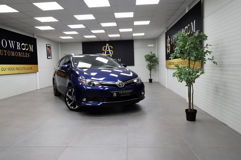TOYOTA Auris Touring Sports 1.2T 116 - Design Toit Panoramique