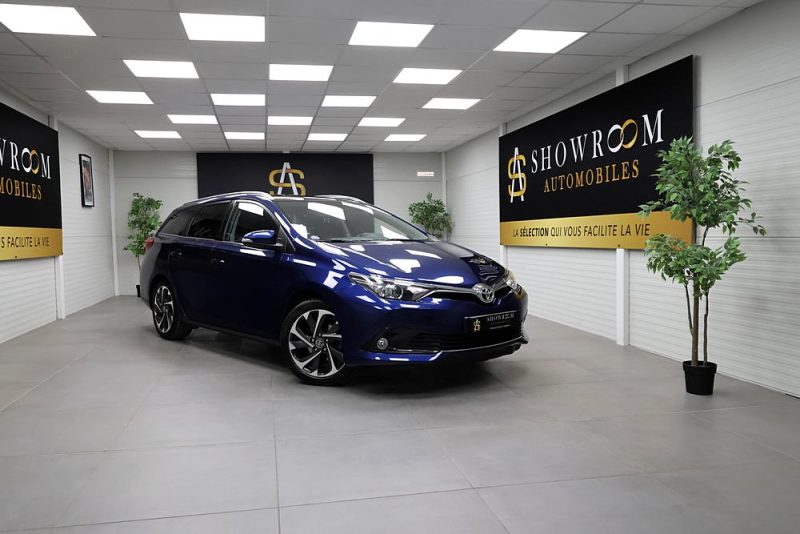 TOYOTA Auris Touring Sports 1.2T 116 - Design Toit Panoramique