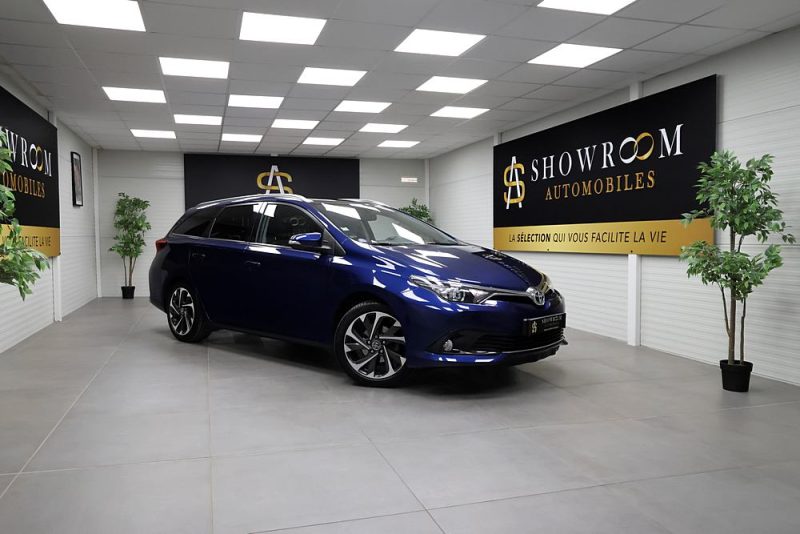 TOYOTA Auris Touring Sports 1.2T 116 - Design Toit Panoramique