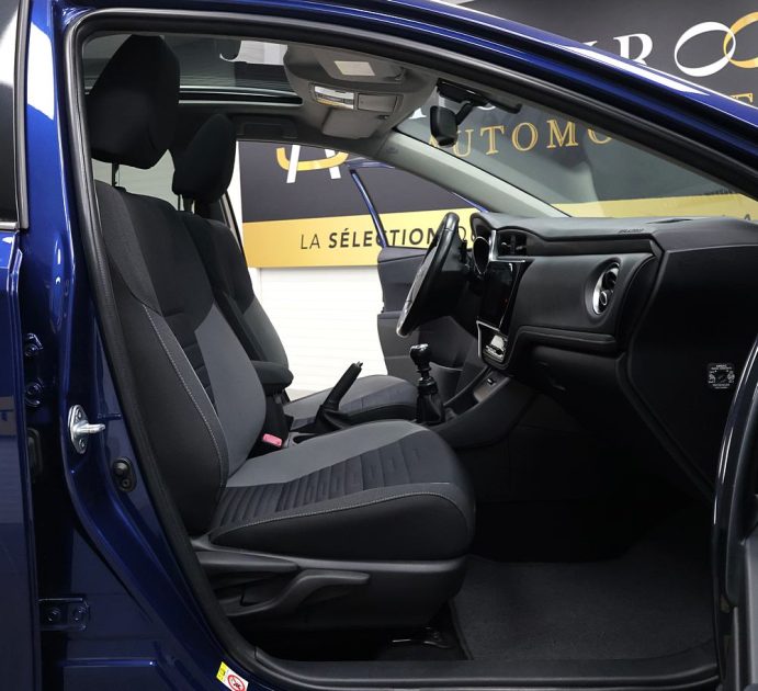 TOYOTA Auris Touring Sports 1.2T 116 - Design Toit Panoramique