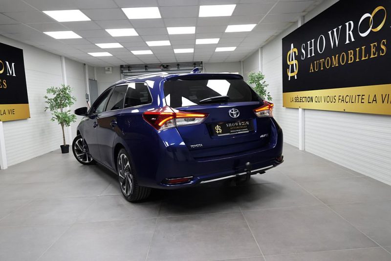 TOYOTA Auris Touring Sports 1.2T 116 - Design Toit Panoramique