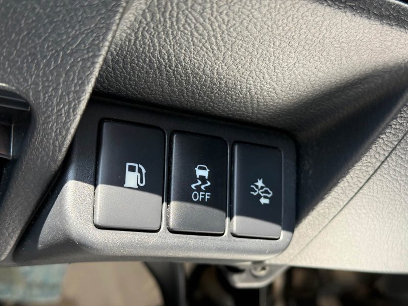 TOYOTA AVENSIS 2016
