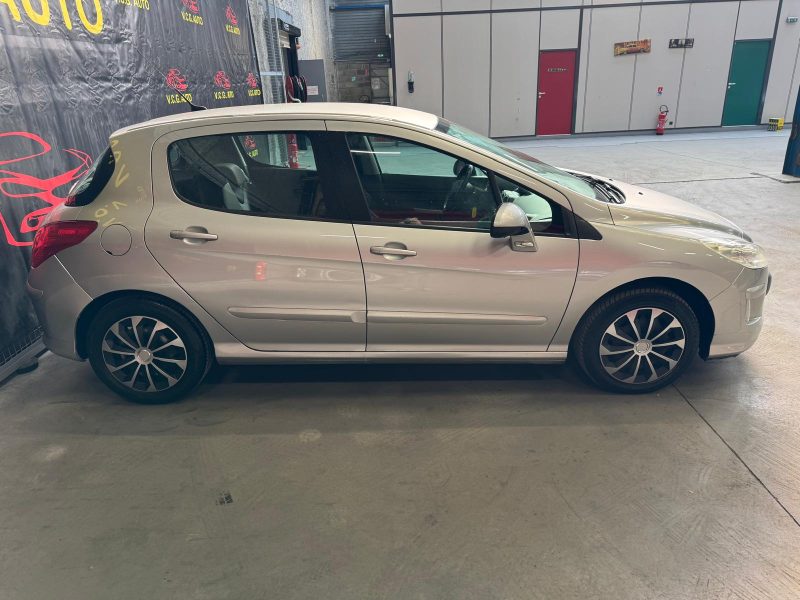 PEUGEOT 308 1.6 HDI 92 Premium 