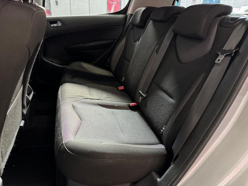 PEUGEOT 308 1.6 HDI 92 Premium 