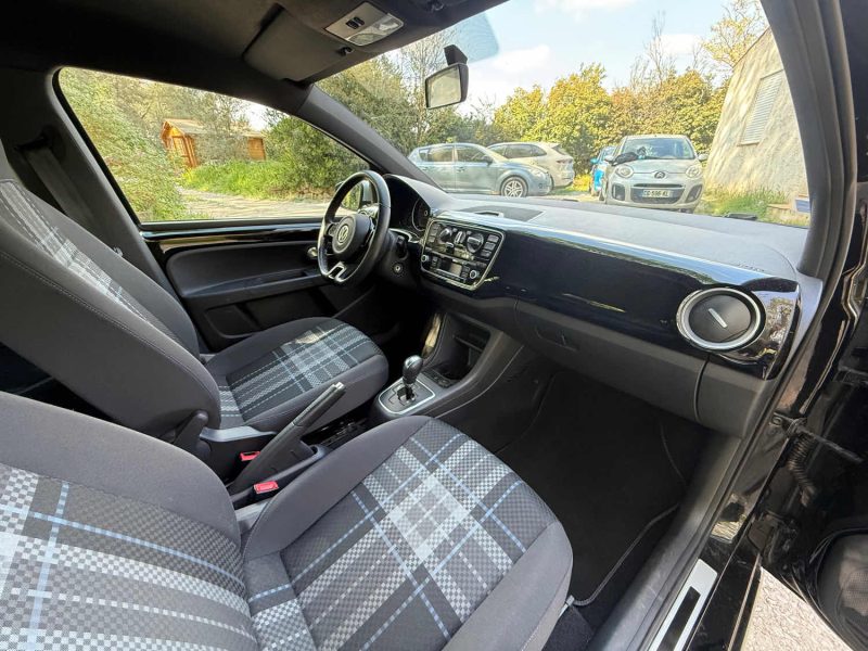 VOLKSWAGEN UP! 1.0 MPI 60 CLUB 5P
