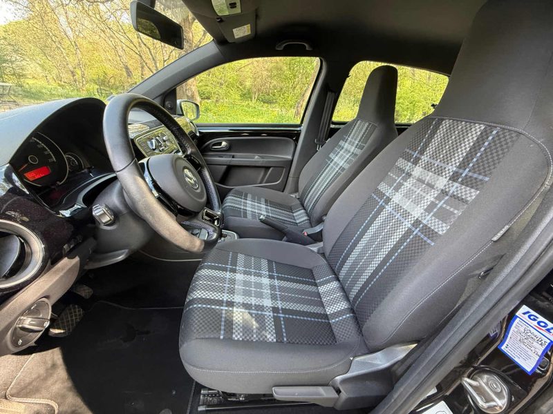 VOLKSWAGEN UP! 1.0 MPI 60 CLUB 5P