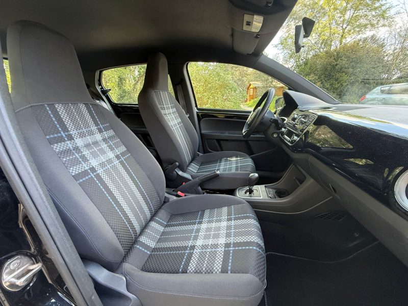 VOLKSWAGEN UP! 1.0 MPI 60 CLUB 5P