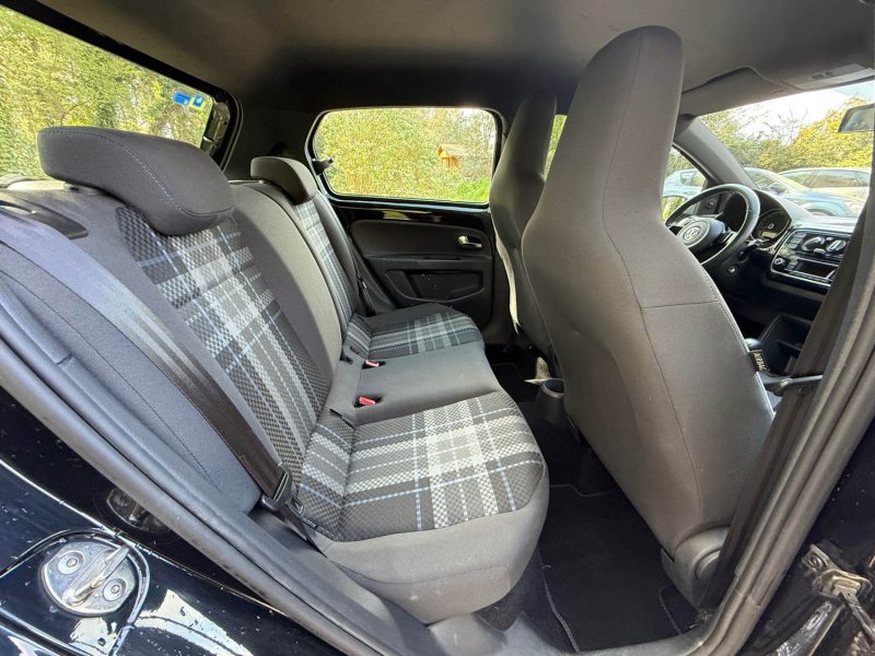 VOLKSWAGEN UP! 1.0 MPI 60 CLUB 5P