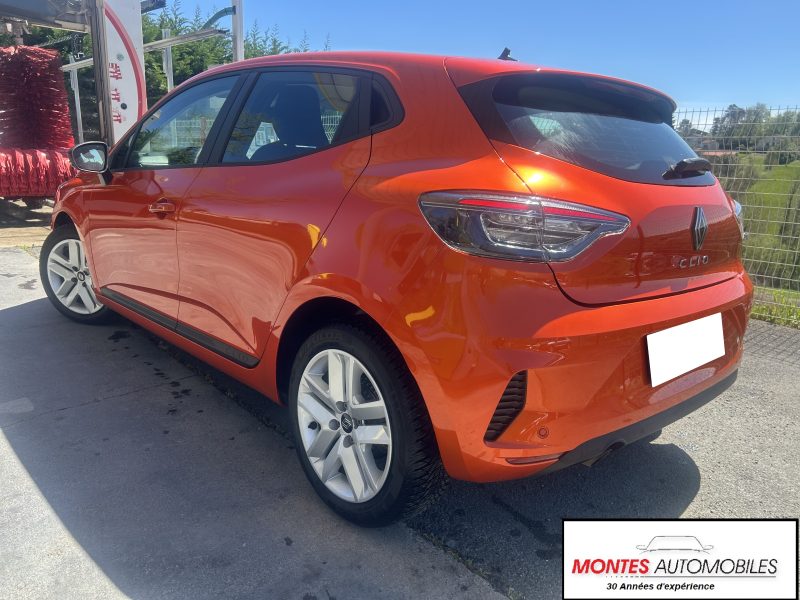 RENAULT CLIO 2024