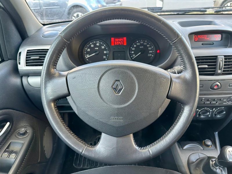 RENAULT CLIO II 2010
