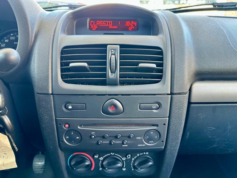 RENAULT CLIO II 2010