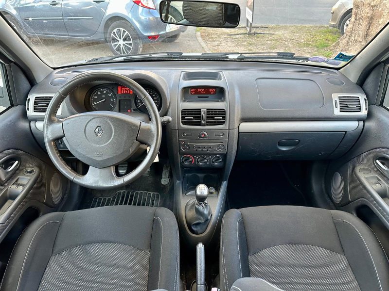 RENAULT CLIO II 2010