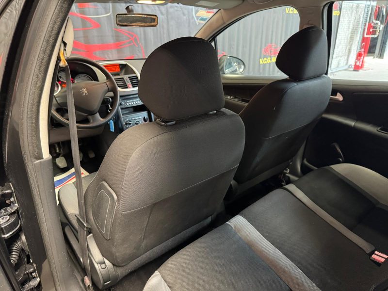 PEUGEOT 207 1.6 HDI 90 Active 