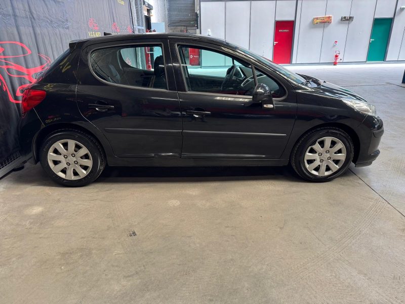 PEUGEOT 207 1.6 HDI 90 Active 