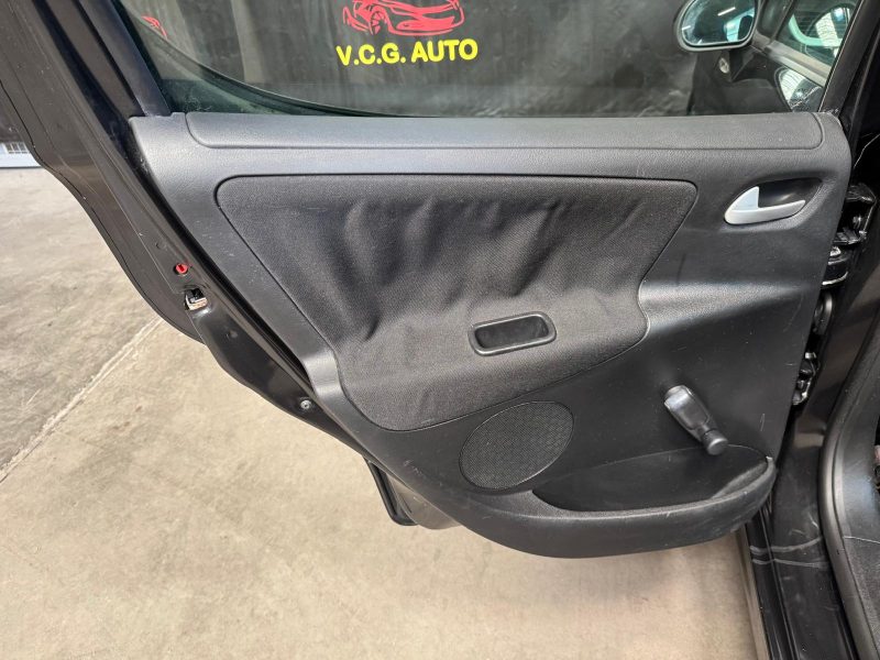 PEUGEOT 207 1.6 HDI 90 Active 