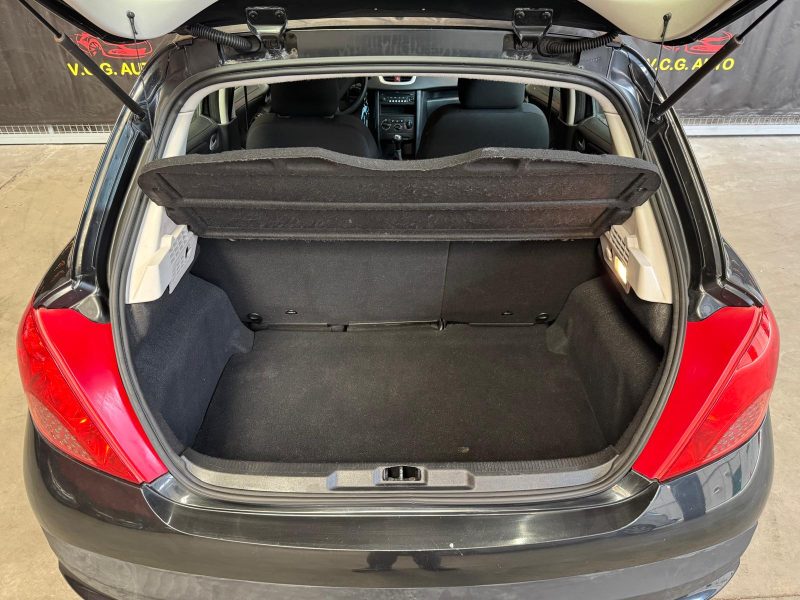 PEUGEOT 207 1.6 HDI 90 Active 