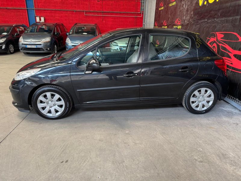 PEUGEOT 207 1.6 HDI 90 Active 