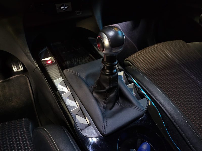 DS DS 3 CROSSBACK 1.2L 12V TURBO 100cv BVM6 PERFORMANCE LINE / CAMERA / CARPLAY / VIRTUAL COCKPIT / 