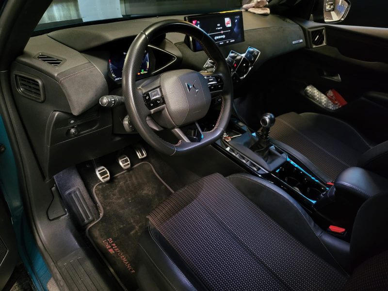 DS DS 3 CROSSBACK 1.2L 12V TURBO 100cv BVM6 PERFORMANCE LINE / CAMERA / CARPLAY / VIRTUAL COCKPIT / 