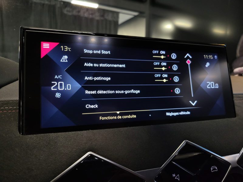 DS DS 3 CROSSBACK 1.2L 12V TURBO 100cv BVM6 PERFORMANCE LINE / CAMERA / CARPLAY / VIRTUAL COCKPIT / 