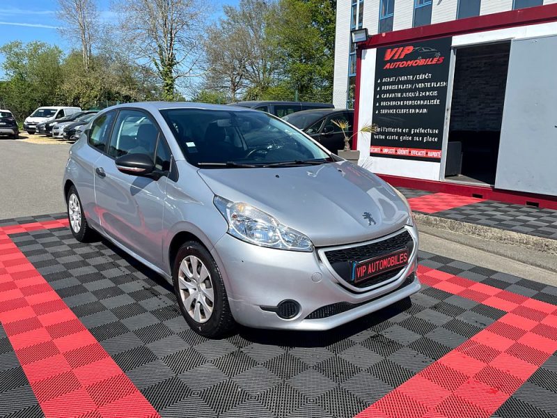 PEUGEOT 208 2013