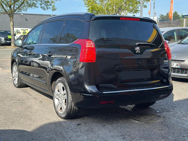 PEUGEOT 5008 Boite Auto 2013