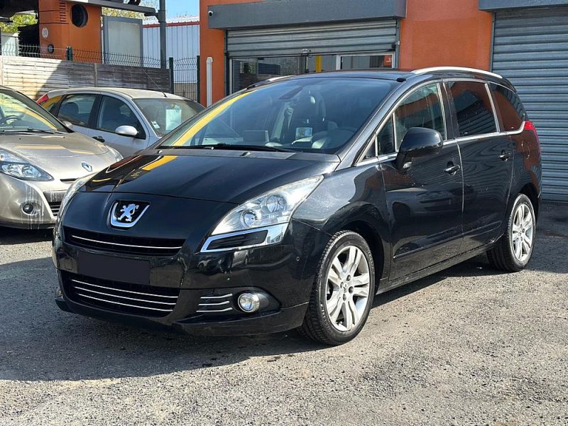 PEUGEOT 5008 Boite Auto 2013