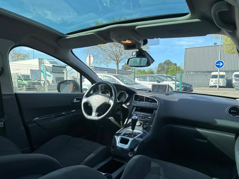 PEUGEOT 5008 Boite Auto 2013