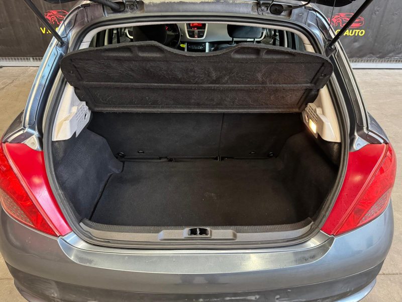 PEUGEOT 207 1.6 HDi 90 Premium 