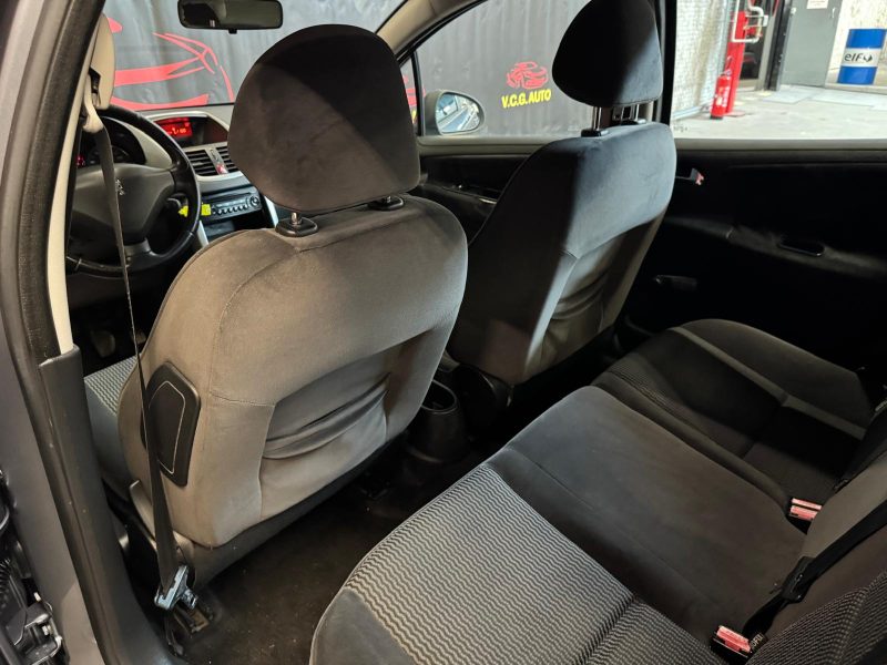 PEUGEOT 207 1.6 HDi 90 Premium 