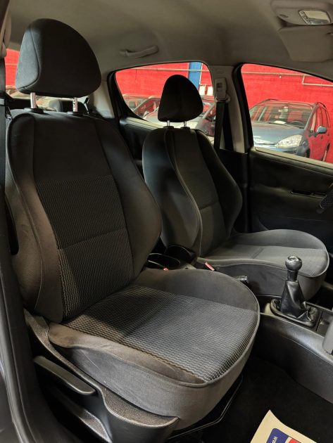 PEUGEOT 207 1.6 HDi 90 Premium 