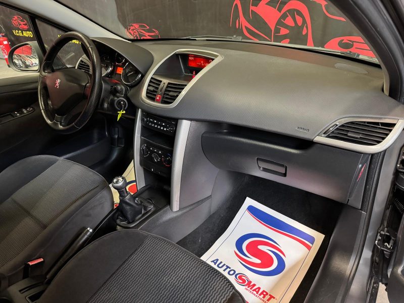 PEUGEOT 207 1.6 HDi 90 Premium 