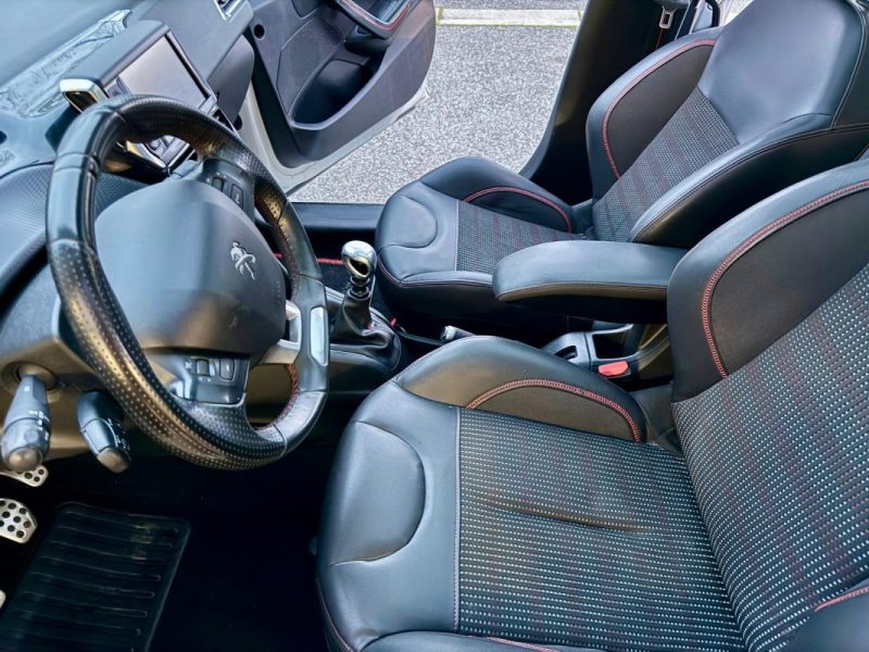 PEUGEOT 208 GT Line 1.6 BLUE HDI 120 cv