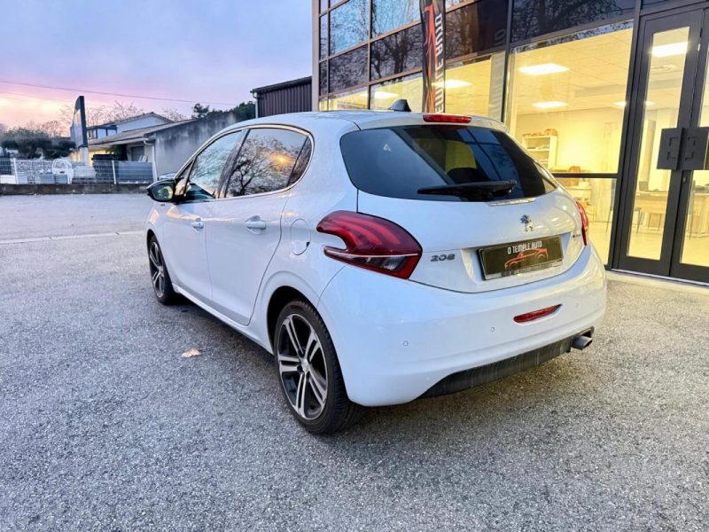 PEUGEOT 208 GT Line 1.6 BLUE HDI 120 cv