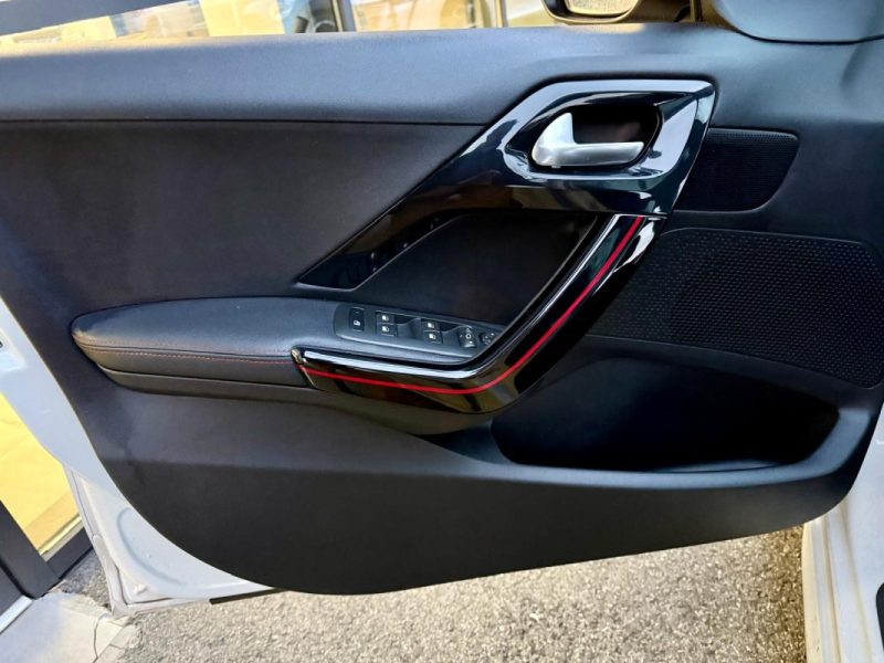 PEUGEOT 208 GT Line 1.6 BLUE HDI 120 cv