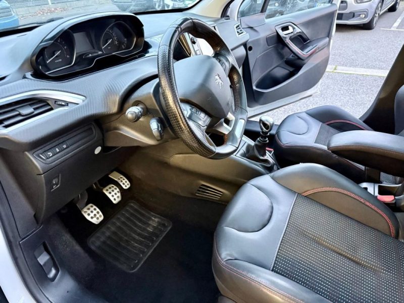 PEUGEOT 208 GT Line 1.6 BLUE HDI 120 cv