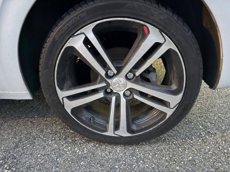 PEUGEOT 208 GT Line 1.6 BLUE HDI 120 cv