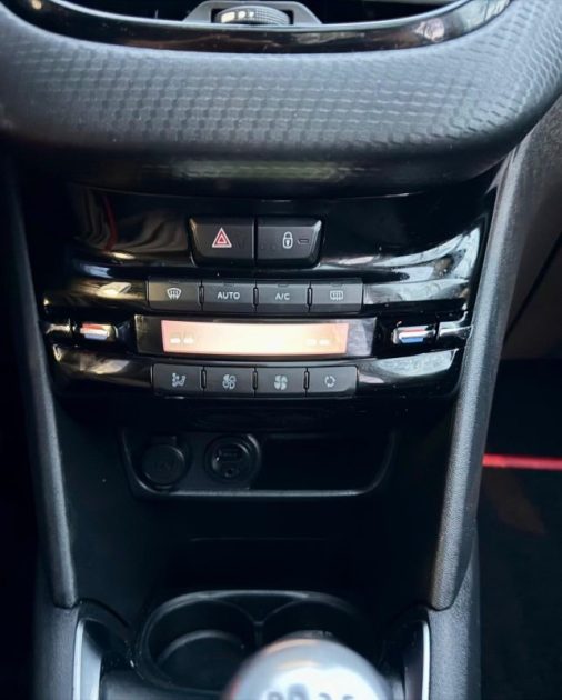 PEUGEOT 208 GT Line 1.6 BLUE HDI 120 cv