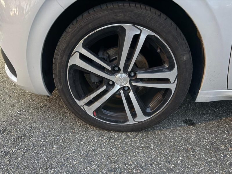 PEUGEOT 208 GT Line 1.6 BLUE HDI 120 cv