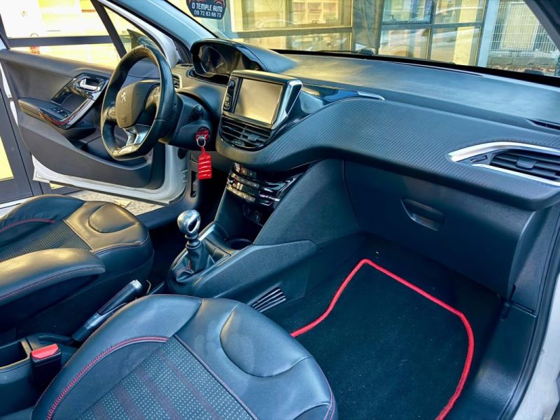 PEUGEOT 208 GT Line 1.6 BLUE HDI 120 cv