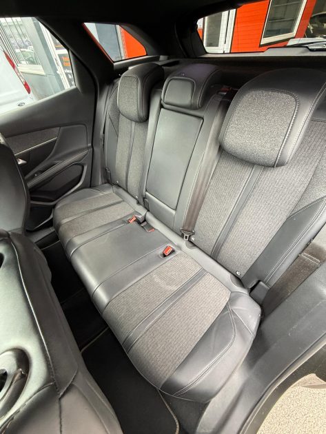 PEUGEOT 3008 GT Line 1.5 BLUE HDI