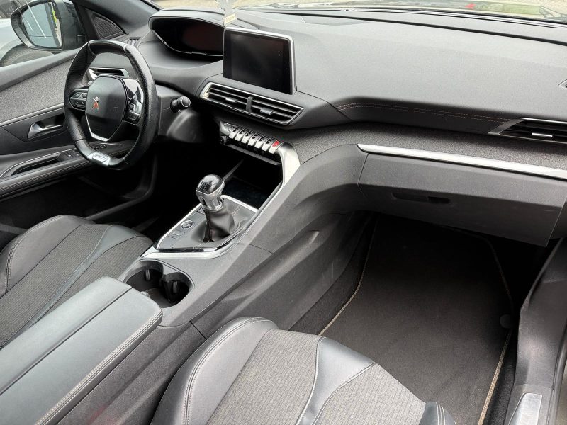 PEUGEOT 3008 GT Line 1.5 BLUE HDI