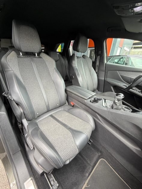 PEUGEOT 3008 GT Line 1.5 BLUE HDI