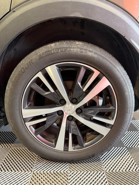 PEUGEOT 3008 GT Line 1.5 BLUE HDI