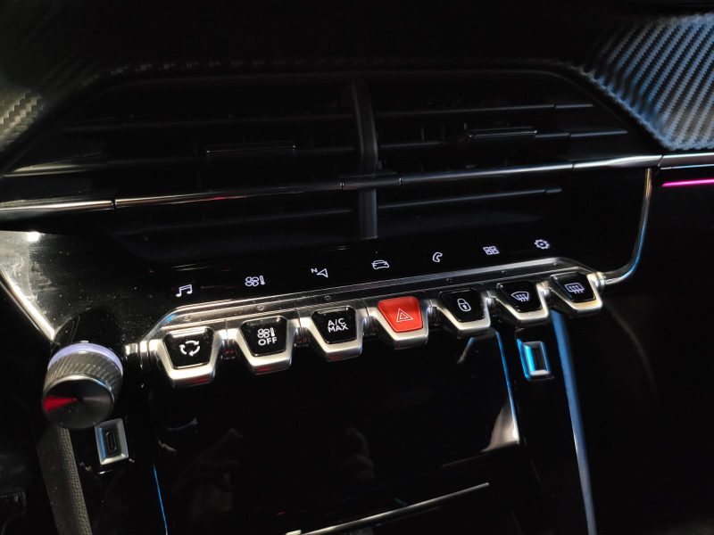 PEUGEOT 208 1.2 100cv GT LINE / SUIVI PEUGEOT / 1ERE MAIN / CARPLAY / CAMERA DE RECUL / VIRTUAL COCK