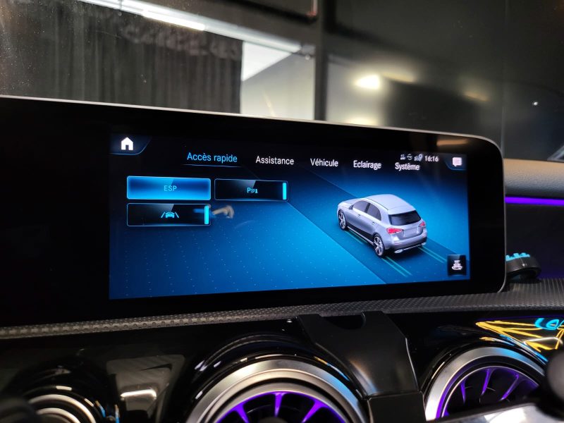 MERCEDES CLASSE A 200 163CV AMG LINE / TOIT OUVRANT / CARPLAY / ANDROID / ECLAIRAGE D'AMBIANCE