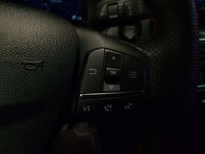 FORD PUMA 1.0 i Ecoboost Flexifuel 125cv ST LINE / SUIVI FORD / 1ERE MAIN / CARPLAY / B&O / VIRTUAL 