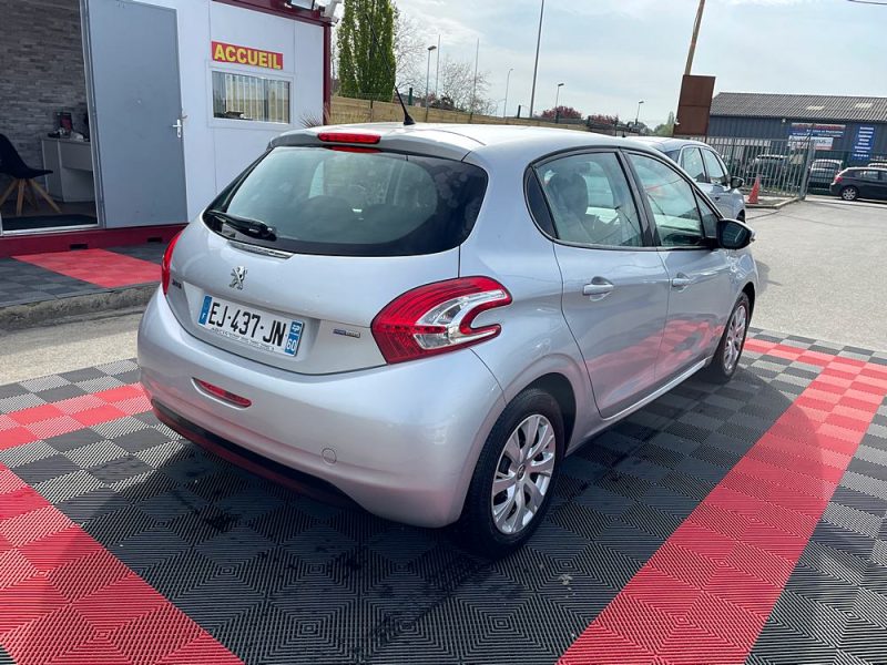 PEUGEOT 208 2017