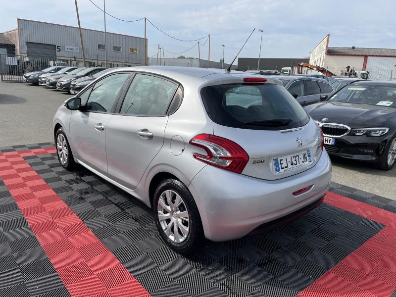 PEUGEOT 208 2017