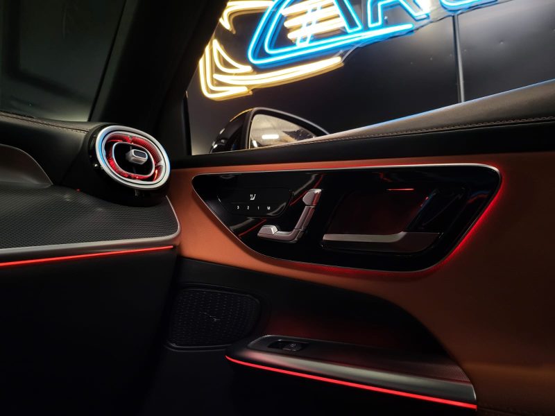 MERCEDES CLASSE GLC 300 E 4MATIC AMG LINE / TOIT OUVRANT / SIEGES ELECTRIQUES A MEMOIRE / DIGITAL LI